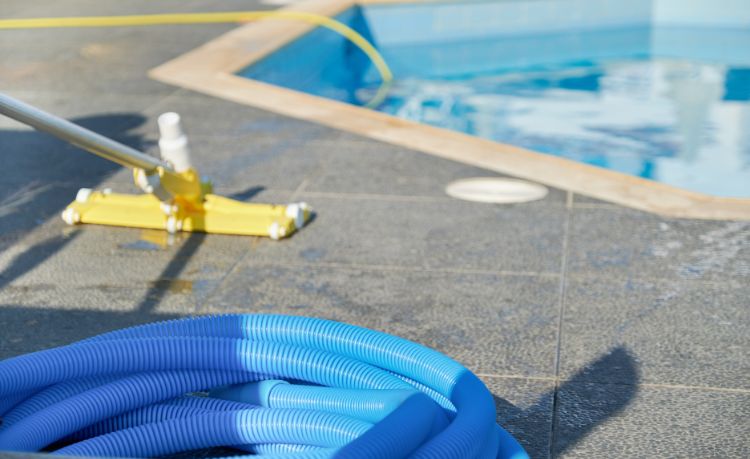 mantenimiento piscinas sotogrande